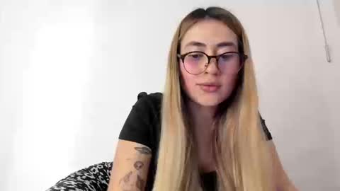 Snapshot of hyunjooo chatting on 16, 9, 2025 Hyun Joo online show from 16, 9, 2025