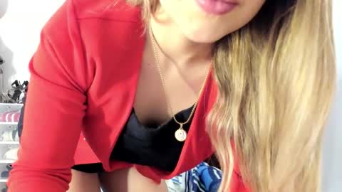 Snapshot of hyunjooo chatting on 17, 10, 2025 Hyun Joo online show from 17, 10, 2025