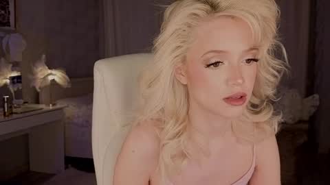 Snapshot of i__am_joss chatting on 11, 5, 2026 Joselle online show from 11, 5, 2026
