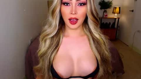 QUEEN SUSSIE BROWN online show from 2, 3, 2026