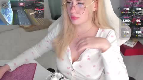 Snapshot of i_want_you_eva chatting on 10, 1, 2026 HiI am EvaPVT is open online show from 10, 1, 2026