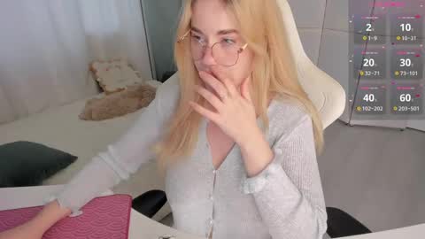 Snapshot of i_want_you_eva chatting on 13, 4, 2026 HiI am EvaPVT is open online show from 13, 4, 2026