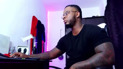 Mr H Independent model online show from 15, 9, 2025