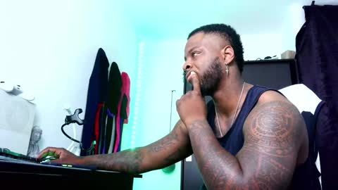 Mr H Independent model online show from 24, 10, 2025