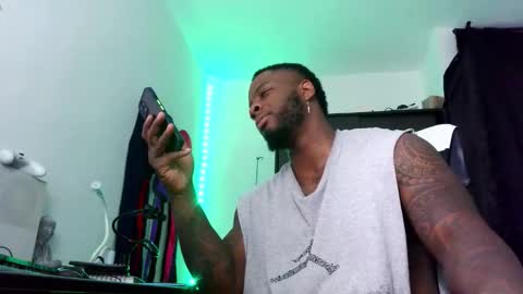 Mr H Independent model online show from 28, 10, 2025