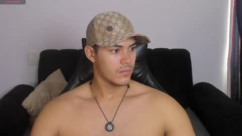 Dylan  independent model  online show from 25, 4, 2026