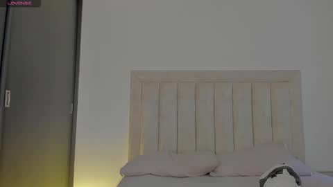 Juliiiiian online show from 3, 12, 2025