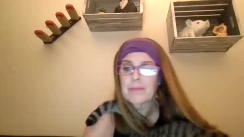 iampoppyy online show from 24, 10, 2025