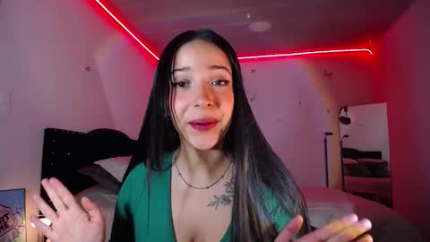 Snapshot of iamroxanne chatting on 9, 2, 2025 Camila online show from 9, 2, 2025