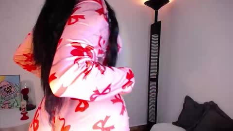 Snapshot of iamroxanne chatting on 10, 11, 2025 Camila online show from 10, 11, 2025