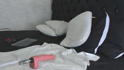 IAN CASTILLO online show from 15, 2, 2025