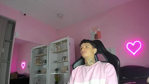 IAN CASTILLO online show from 7, 10, 2025