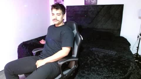 Snapshot of ian_davis chatting on 23, 3, 2026 Ian Davis online show from 23, 3, 2026