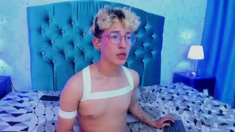 Snapshot of iangel_ chatting on 4, 3, 2025 ian online show from 4, 3, 2025