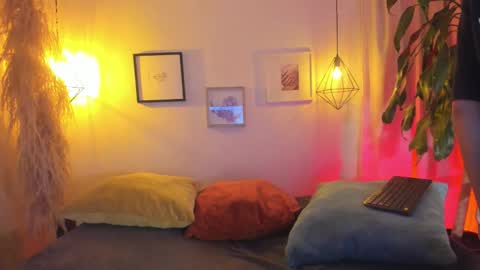 Snapshot of iangel_ chatting on 9, 10, 2025 ian online show from 9, 10, 2025