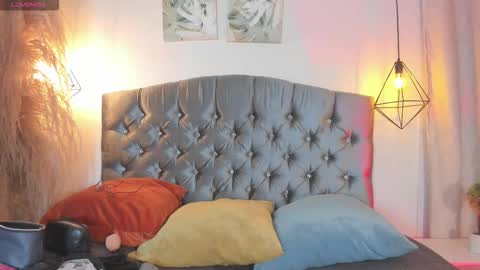 Snapshot of iangel_ chatting on 18, 10, 2025 ian online show from 18, 10, 2025