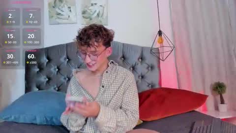 Snapshot of iangel_ chatting on 22, 10, 2025 ian online show from 22, 10, 2025