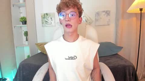 Snapshot of iangel_ chatting on 5, 11, 2025 ian online show from 5, 11, 2025