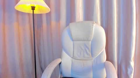 Snapshot of iangel_ chatting on 28, 11, 2025 ian online show from 28, 11, 2025