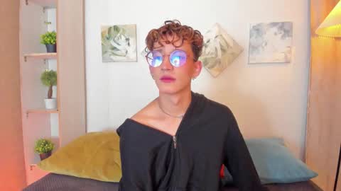 Snapshot of iangel_ chatting on 17, 12, 2025 ian online show from 17, 12, 2025