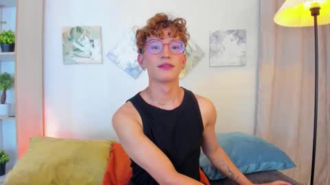 Snapshot of iangel_ chatting on 19, 12, 2025 ian online show from 19, 12, 2025