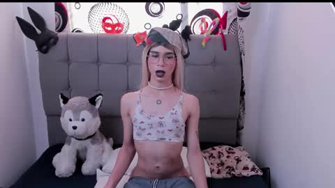 Snapshot of ibiza_cami chatting on 15, 9, 2025 Camila online show from 15, 9, 2025