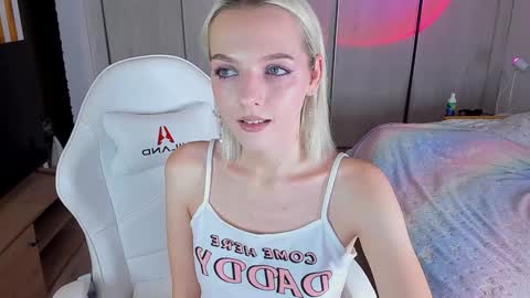 Snapshot of ice_pixie chatting on 20, 12, 2024 Nana online show from 20, 12, 2024