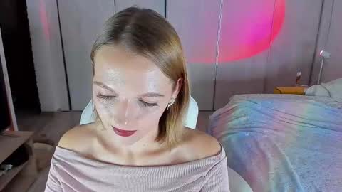 Snapshot of ice_pixie chatting on 13, 11, 2025 Nana online show from 13, 11, 2025