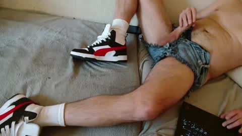 SnowTiger online show from 6, 1, 2025