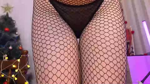 Emmy  help me reach 100 thumbs up online show from 7, 1, 2026