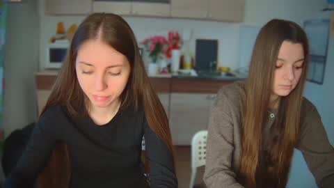 Julia and Mira online show from 3, 2, 2025