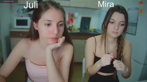 Julia and Mira online show from 4, 3, 2025