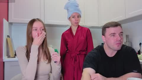 Julia and Mira online show from 23, 10, 2025