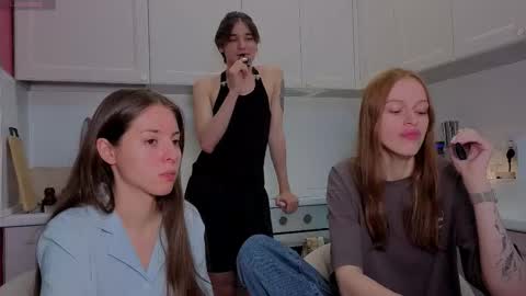 Julia and Mira online show from 20, 12, 2025