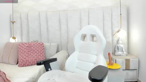 Snapshot of iim_cloe chatting on 9, 3, 2026 Naty online show from 9, 3, 2026