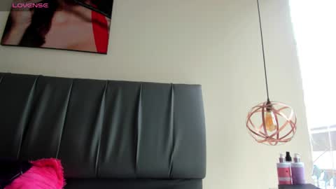 Isabella online show from 6, 5, 2026