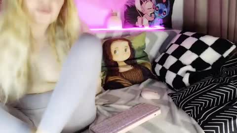 nicollee online show from 11, 3, 2025