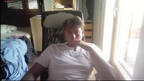 Snapshot of iloveyoutoo2000 chatting on 8, 9, 2025 iloveyoutoo2000 online show from 8, 9, 2025