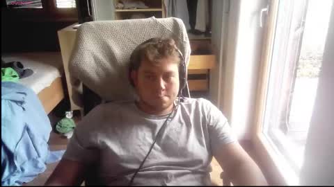 Snapshot of iloveyoutoo2000 chatting on 10, 10, 2025 iloveyoutoo2000 online show from 10, 10, 2025