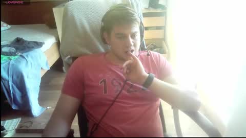 Snapshot of iloveyoutoo2000 chatting on 18, 10, 2025 iloveyoutoo2000 online show from 18, 10, 2025