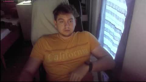 Snapshot of iloveyoutoo2000 chatting on 21, 10, 2025 iloveyoutoo2000 online show from 21, 10, 2025