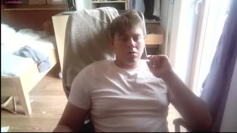 Snapshot of iloveyoutoo2000 chatting on 22, 10, 2025 iloveyoutoo2000 online show from 22, 10, 2025