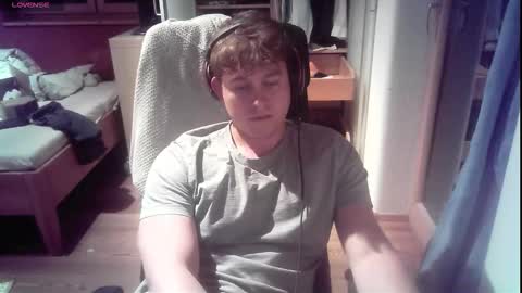 Snapshot of iloveyoutoo2000 chatting on 23, 10, 2025 iloveyoutoo2000 online show from 23, 10, 2025