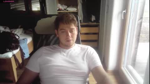 Snapshot of iloveyoutoo2000 chatting on 17, 11, 2025 iloveyoutoo2000 online show from 17, 11, 2025