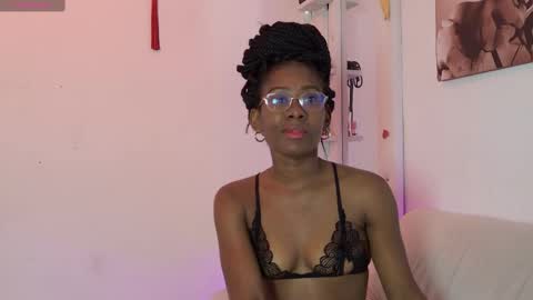 Snapshot of im_ariana chatting on 3, 11, 2025 Ariana online show from 3, 11, 2025