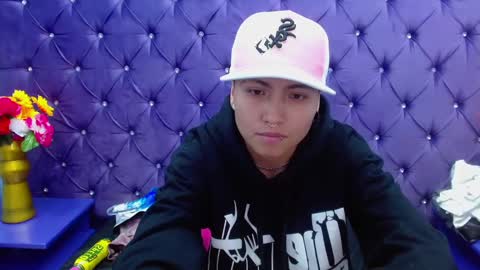 Snapshot of im_mathias chatting on 11, 1, 2025 mathias online show from 11, 1, 2025