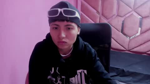 Snapshot of im_mathias chatting on 15, 1, 2025 mathias online show from 15, 1, 2025