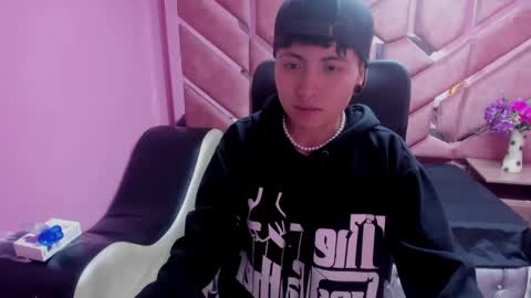 Snapshot of im_mathias chatting on 15, 1, 2025 mathias online show from 15, 1, 2025