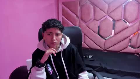 Snapshot of im_mathias chatting on 17, 1, 2025 mathias online show from 17, 1, 2025