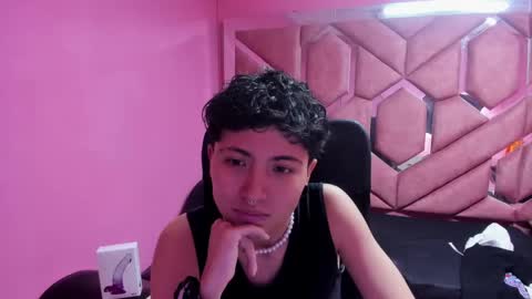 Snapshot of im_mathias chatting on 17, 1, 2025 mathias online show from 17, 1, 2025